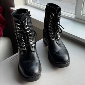 Women’s boot 7 1/2/8. 38 European.